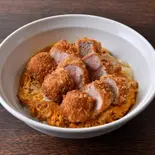 とんかつ檍のひれかつ丼(ひれ 約170g・かつ後のせ)（とんかつ檍のカレー屋 いっぺこっぺ 北千住店）