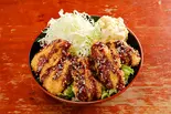 ソースたっぷり!チキンカツ丼!(豪快炙りもも焼き 嵐坊)