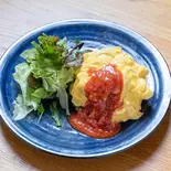 ボロネーゼのオムライス（文鳥とごはん ドットキッチン）