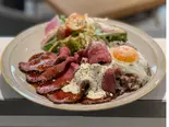 自家製ローストビーフ（AMPLEUR CAFE）