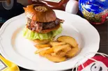 ベーコンチーズバーガー Bacon & Cheese Burger(だるま珈琲)