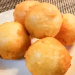 チーズボール5個（サード アイ レストラン）