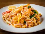 60 パッタイ(タイの焼きそば)（タイ料理 ウライワン）