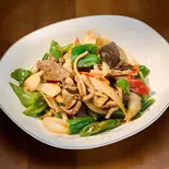 爆炒羊杂/炒め羊の内蔵ミックス(天山見・西北本場料理店・刀削麺(HalalaFood))