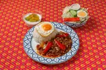 ガパオガイセット(タイ米・野菜サラダ・デザート付き)(タイ王国レストランルンルアン タイ菓子処)