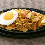 豚目玉焼きそば(鉄板やきそば 名古屋店)