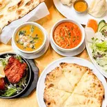 【ボリューム満点！】ペアセット(2人前) Pair Set For Two（INDIAN NEPALI RESTAURANT ＆ BAR THE OASIS CAFE）