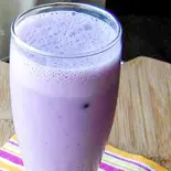 ブルーベリーラッシーBlueberry lassi（インド料理ニュー・エベレスト）