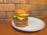 アボカドチーズバーガー（Public House calm）