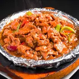 牛肉のオイスターソース鉄板焼き【鉄板牛肉】(中国東北家郷料理永利 豊洲駅前店(1号店))