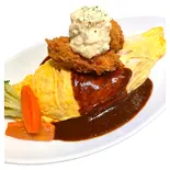 特製チキンオムライス(デミソース)広島産大粒カキフライのせ（【menu限定価格商品あり】カリーWEST百名店2020 いずみバーグ 御幣島店）