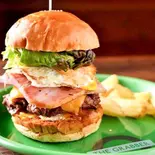 ベーコンエッグチーズバーガー【ポテト付きのセット】(THE GRABBER hamburger pub)