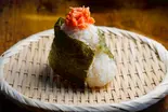 鮭おにぎりrice ball coated with salmon（【おにぎりと豚汁】明治屋～南阿佐ヶ谷店～）