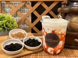 いちご豆乳（Taiwan＆Vietnam Cafe BLACK BREW 玉造駅前店）