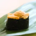 濃厚生ウニ軍艦 1貫（熟成すし前田）