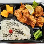 鶏の唐揚げ弁当（居酒屋Rapu Rapu）
