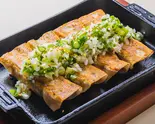 ねぎ塩コク旨餃子 <4本>(西安餃子(しーあんぎょうざ) 東京オペラシティ店)