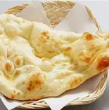 炭焼きナン Charcoal-Grilled Naan（カレーハウスナンバガン）