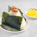 おにぎり(梅)（そば処丸山）