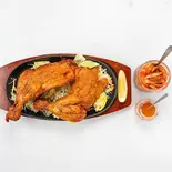 タンドリーチキン(1P) Tandoori chicken(インド料理スーリヤ 東麻布店)
