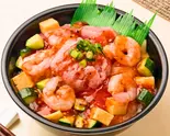 ぶっかけバラちらし丼 (139)（魚丼 福島店）