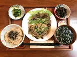 マクロビ弁当 きのこ餡掛け豆腐ハンバーグ（マクロビミール ひとこきゅう）