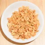 Fry Garlic 30 gram   揚げニンニク(30グラム)（アダルサ 新丸子店）