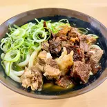 牛すじうどん（【濃厚鰹ダシ】天八うどん どんでん）