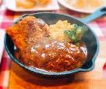 ハンバーグ&豚ヒレ ひとくちカツ シャリアピンソース(ATRIO CAFE)
