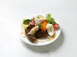 柔らか煮込みタン炙り焼きと旬野菜の葱生姜ダレでライスBOX（Maison Noir SASAOKA）