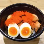 背徳感の旨辛炙り豚丼（圧倒的背徳感！炙り豚RUSH！ 弘明寺店）