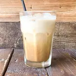 アイスキャラメルマキアート Iced Caramel Macchiato regular size（BONDICAFE NAKAMEGURO(ボンダイカフェ ナカメグロ)）