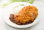 熟成ロースかつカレー（熟成八層重ねかつ八豚）