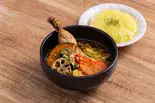 チキンベジ(揚げレッグ)スープカレー Chicken ＆ vegetable Soup Curry（SoupCurry Beyond Age 南19条店 (スープカレー専門店 ビヨンドエイジ 南店) 自慢のスープは8種類から選べます）