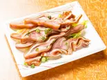 豚耳醤油煮つけ（福餃子）