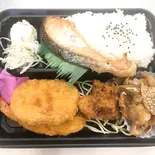 鮭ミックス弁当(マゴコロ 渡田店)