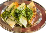 Spinach Cheese Nan ホウレン草チーズナン（Himalaya food）