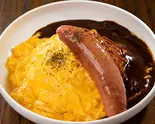 デミオムライス＆粗挽きソーセージ（とろとろオムライスのオムタマ亭）