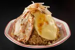 【不死身のローブ】 とろ～りチーズがけ納豆豚チャーハン（伝説の豚チャーハン Legendary Fried Rice 歌舞伎町店）