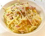 ベーコンクリームパスタ（CaCa グリル＆ピザ）
