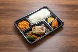 炭火焼チーズハンバーグ弁当 白金豚1個 ライス付き（炭火焼ハンバーグ専門店 BurgFun）
