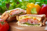 たっぷり野菜のホットサンド Vegetable Filled Hot Sandwich（ホットサンドとサンドイッチのお店 サンドウィッチマン 神楽坂）