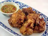 プーケット式味の鶏の唐揚げFried chicken Phuket style（タイ屋台居酒屋 ガムランディー）