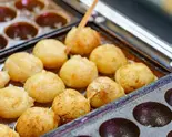たこ焼き12個入り(激辛ソーストッピング 6玉 しおたこ焼き 6玉)（河内たこ焼 妻沼）