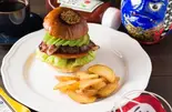 アボカドベーコンチーズバーガー Avocado, Bacon & Cheese Burger(だるま珈琲)