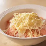 オニオン炙りサーモンマヨ丼（鳥たたき丼専門店 鳥姫）