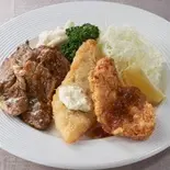 Cセット(牛ロース、白身フライ、ひれかつ)（洋食屋 やまの）