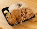 1キロからあげ&ヒレカツ弁当 1kg Karaage&Hirekatu Box(【メガ盛り‼】1キロ弁当工房肉MAX!!大盛りからあげお弁当 淵野辺店)
