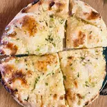 ガーリックナン Garlic Nan(インドネパール料理マハデブ 若葉通店)