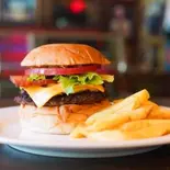 ベーコンチーズバーガーセット（FLASHBACK CAFE）